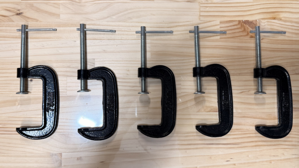 Cクランプを紹介しています