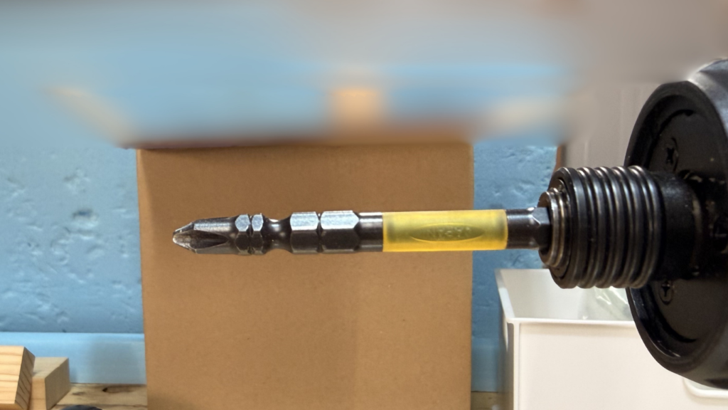 電動ドライバーのネジ締めの先端