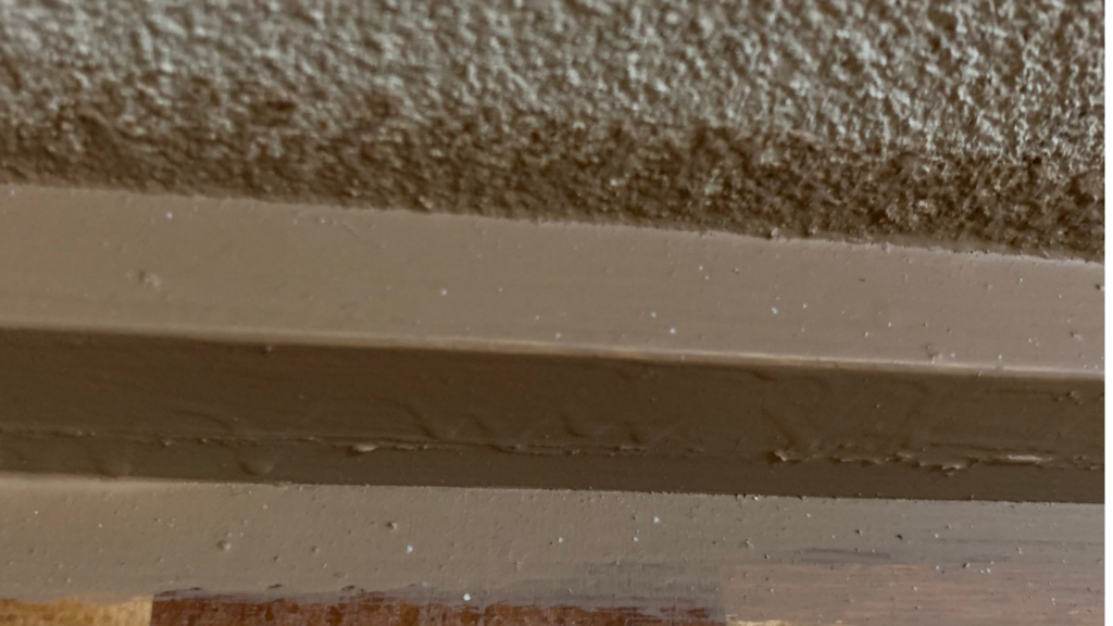 柱を塗ったアップ